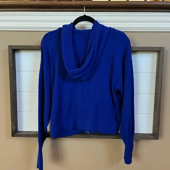 Cabi Dress up hoodie. Sweater Zip Up Hood EUC. Style # 5460. Machine Wash - Picture 5 of 6